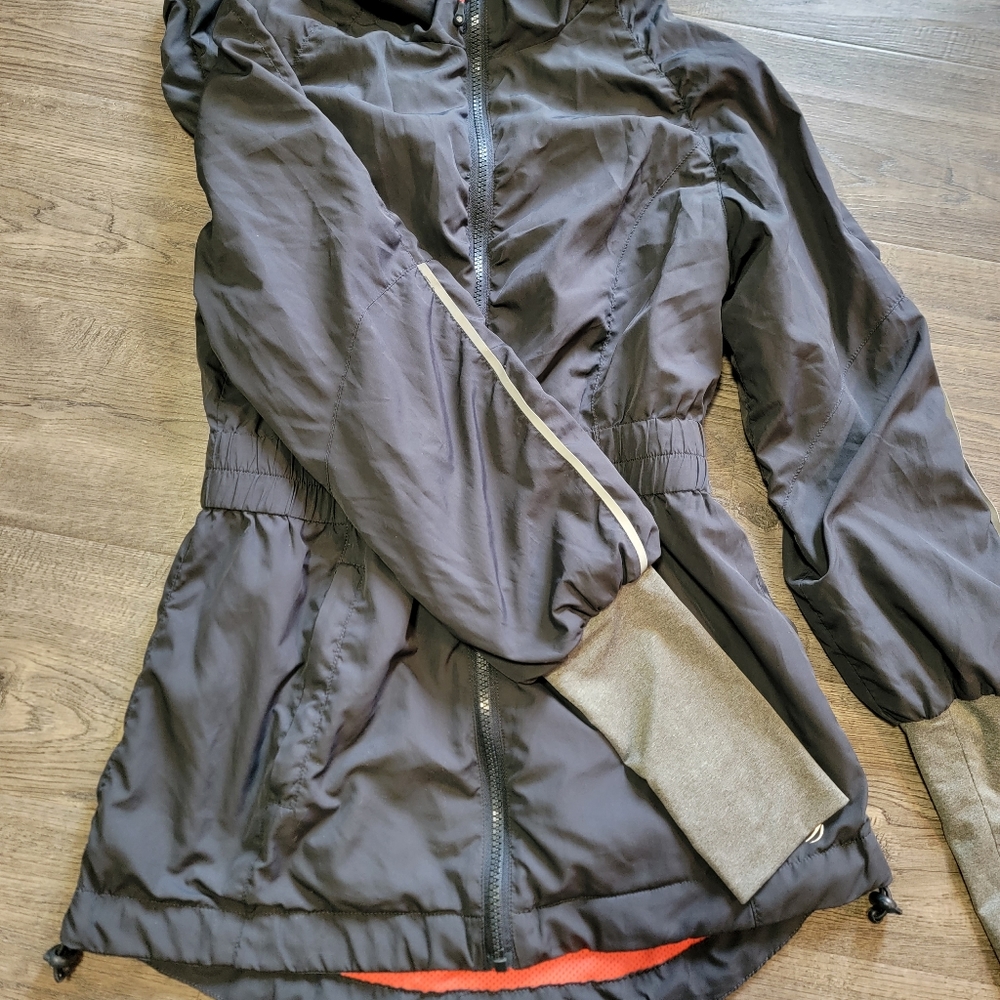 Mpg Running Jacket With Cinched Waist And Hood - S - image 2